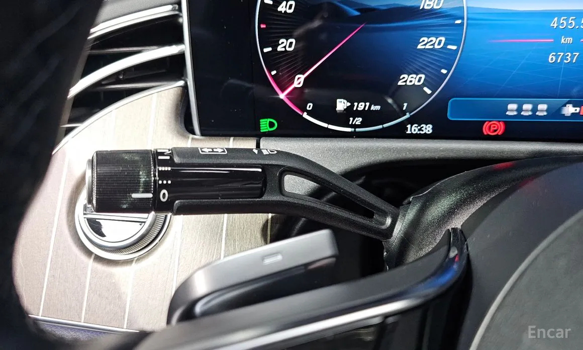 Фото 18 - Mercedes-Benz E-Class