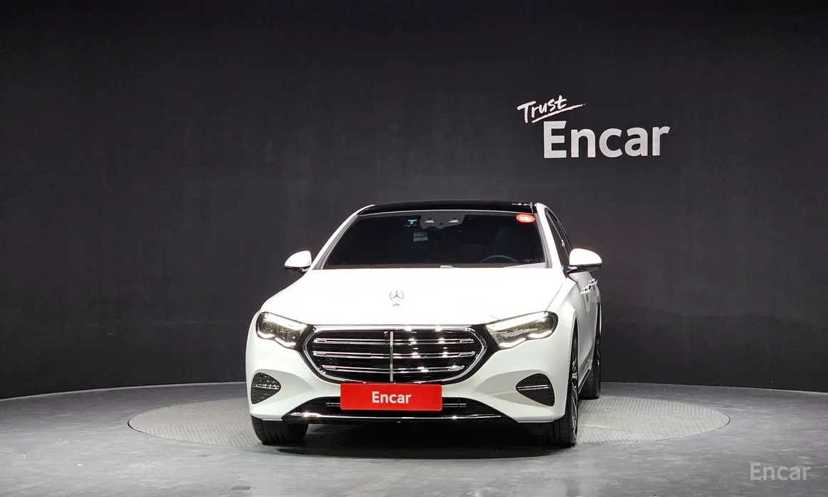 Фото 3 - Mercedes-Benz E-Class