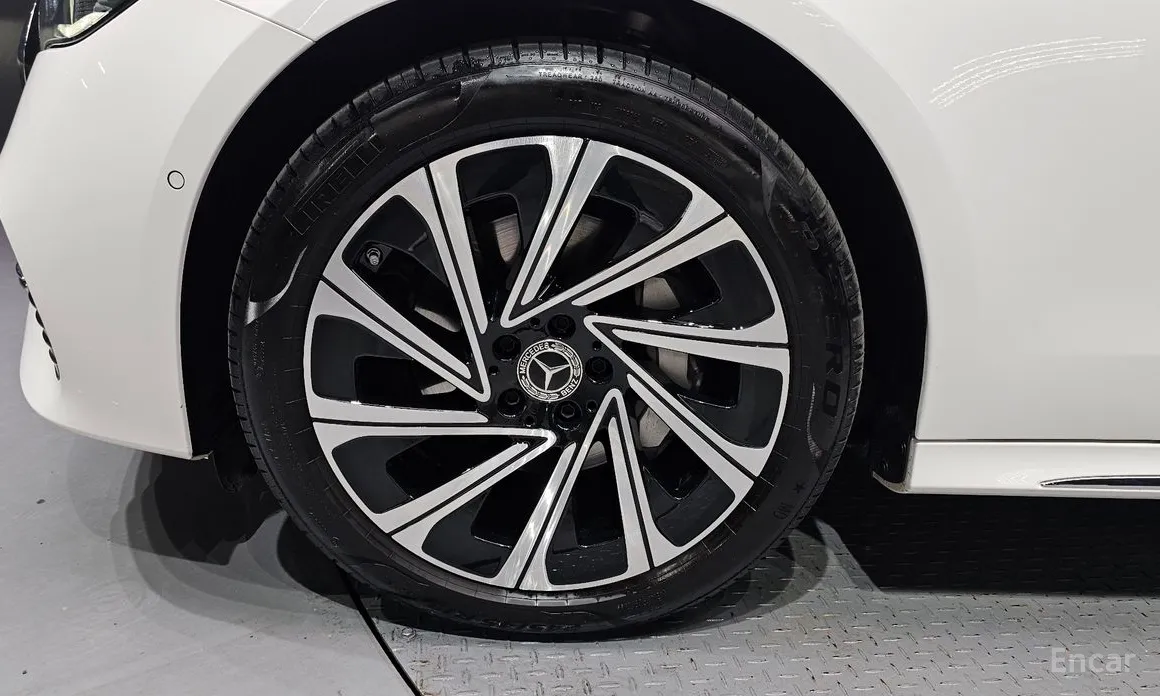 Фото 5 - Mercedes-Benz E-Class