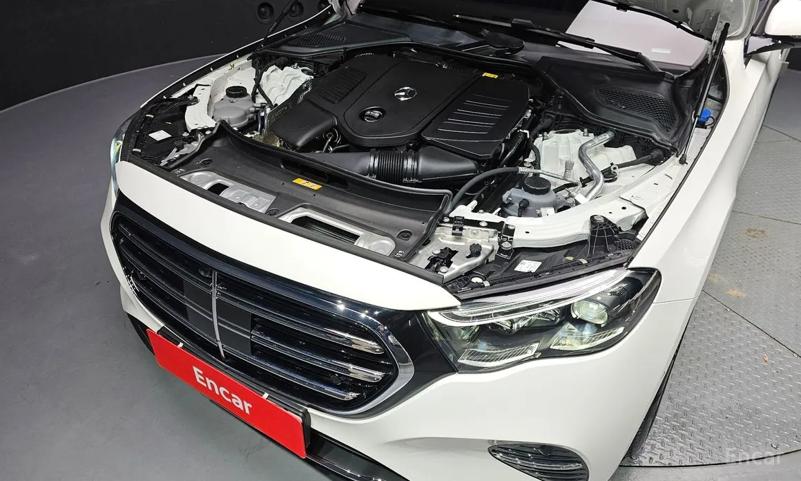 Фото 6 - Mercedes-Benz E-Class