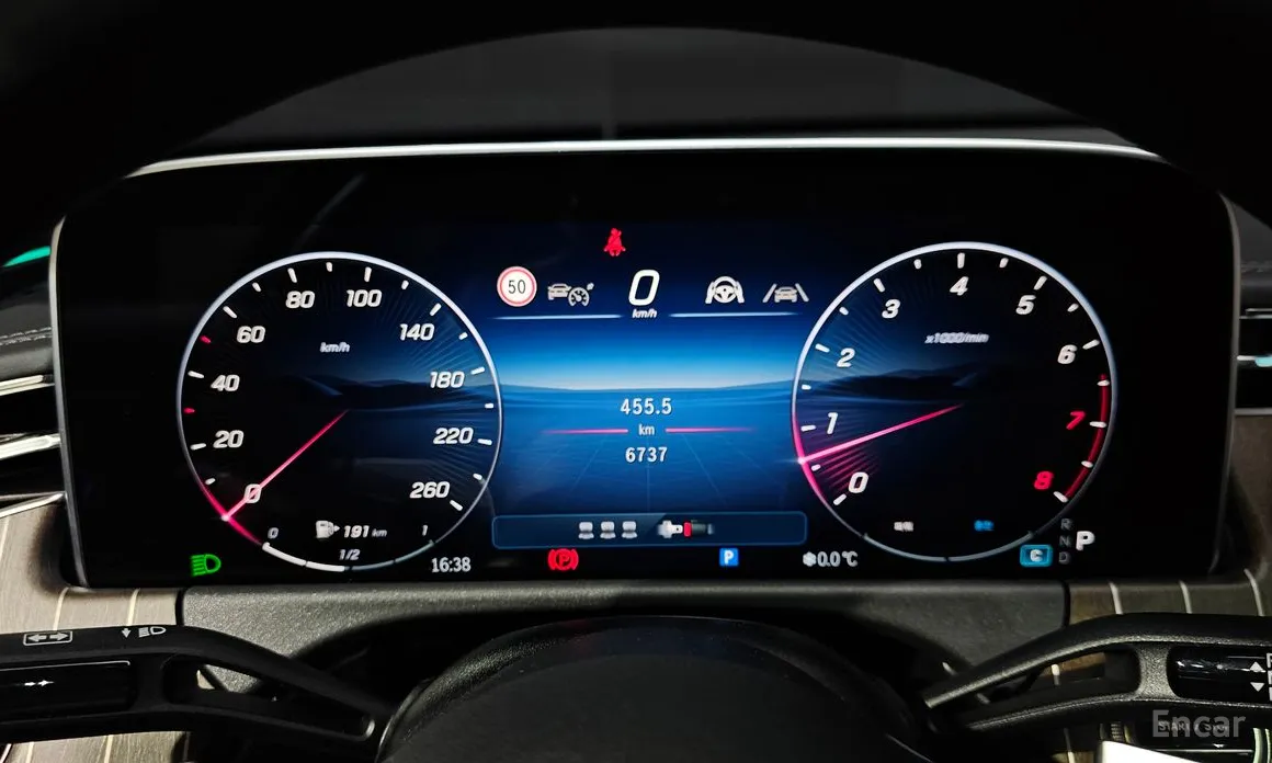 Фото 8 - Mercedes-Benz E-Class