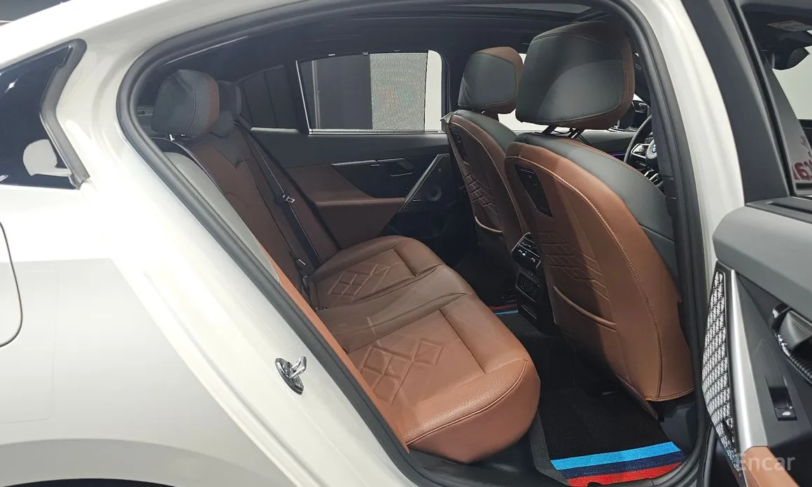 Фото 12 - BMW i5