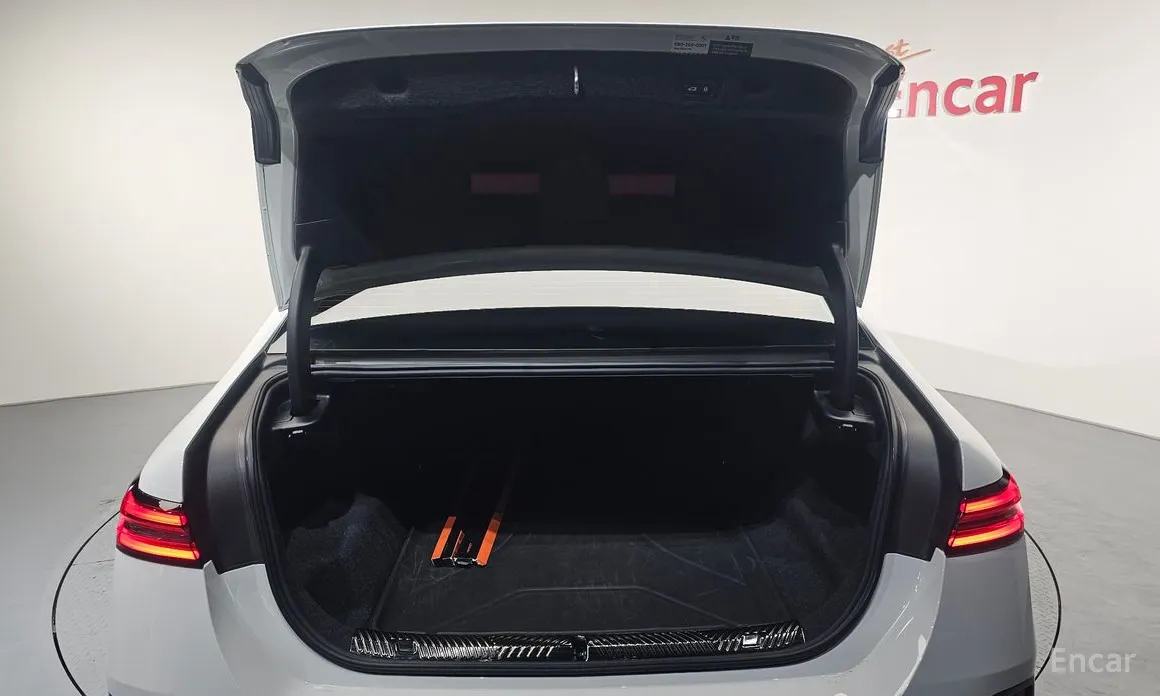 Фото 20 - BMW i5