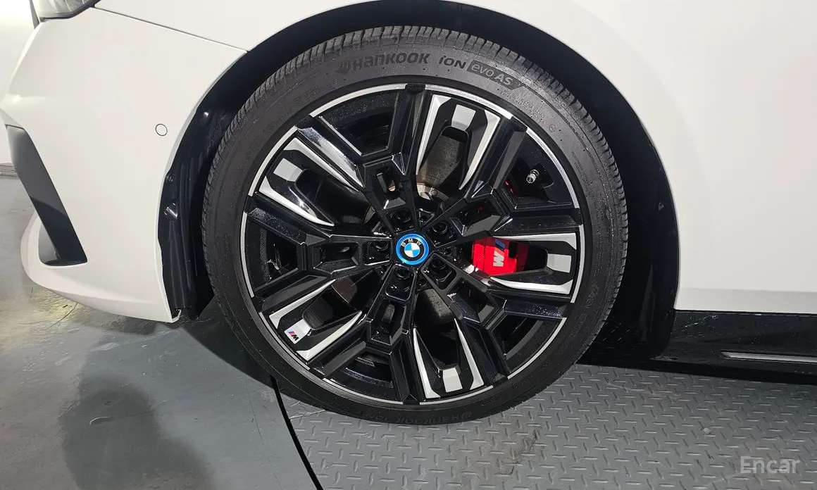 Фото 5 - BMW i5