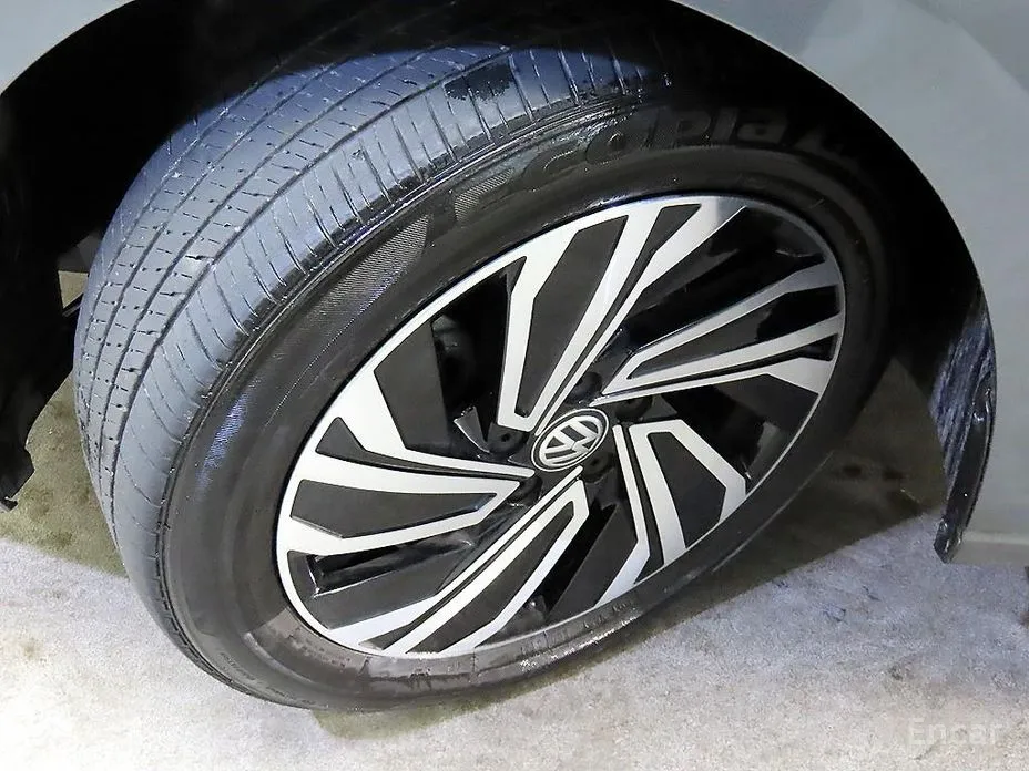 Фото 18 - Volkswagen Jetta