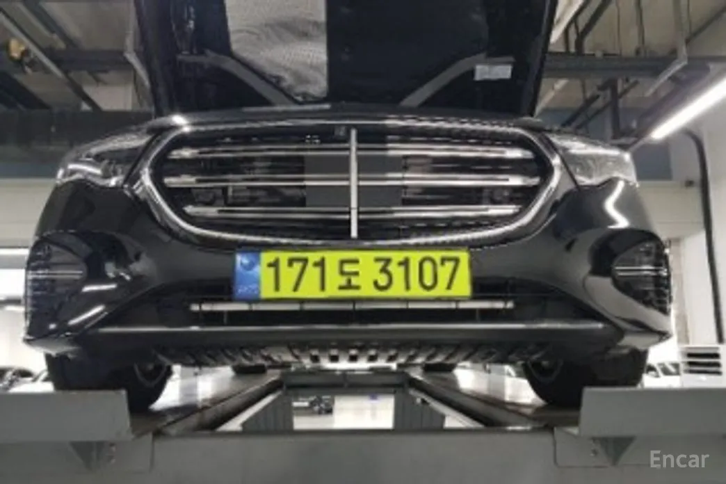 Фото 1 - Mercedes-Benz E-Class