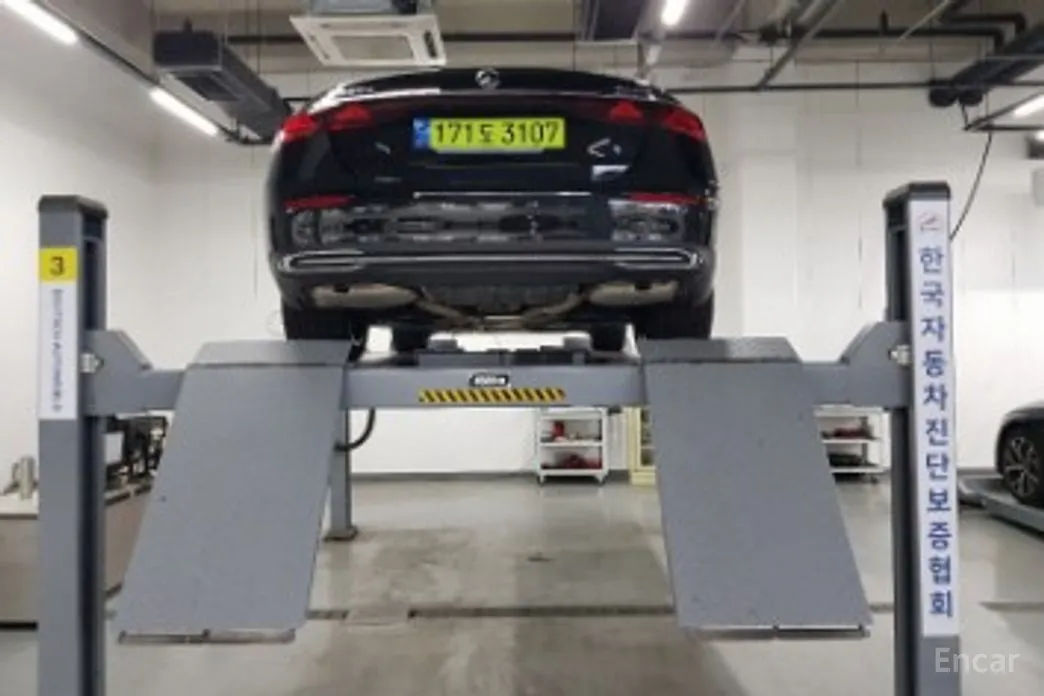 Фото 2 - Mercedes-Benz E-Class