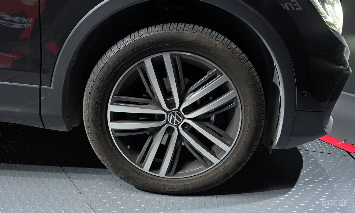 Фото 5 - Volkswagen Tiguan