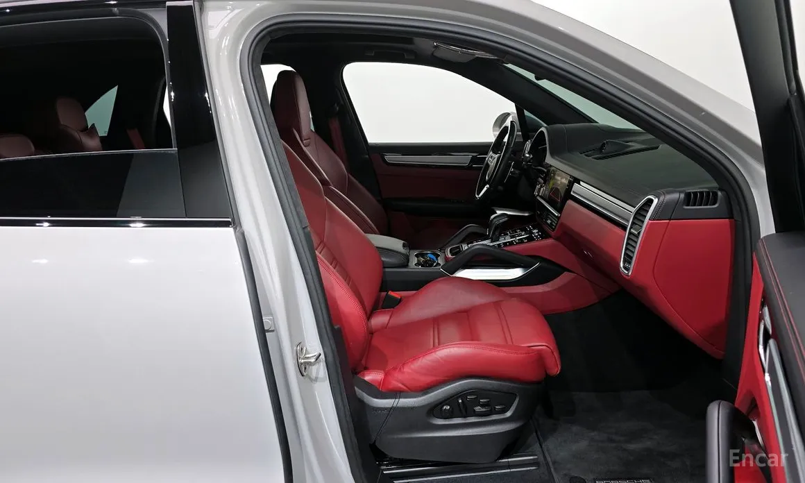 Фото 11 - Porsche Cayenne