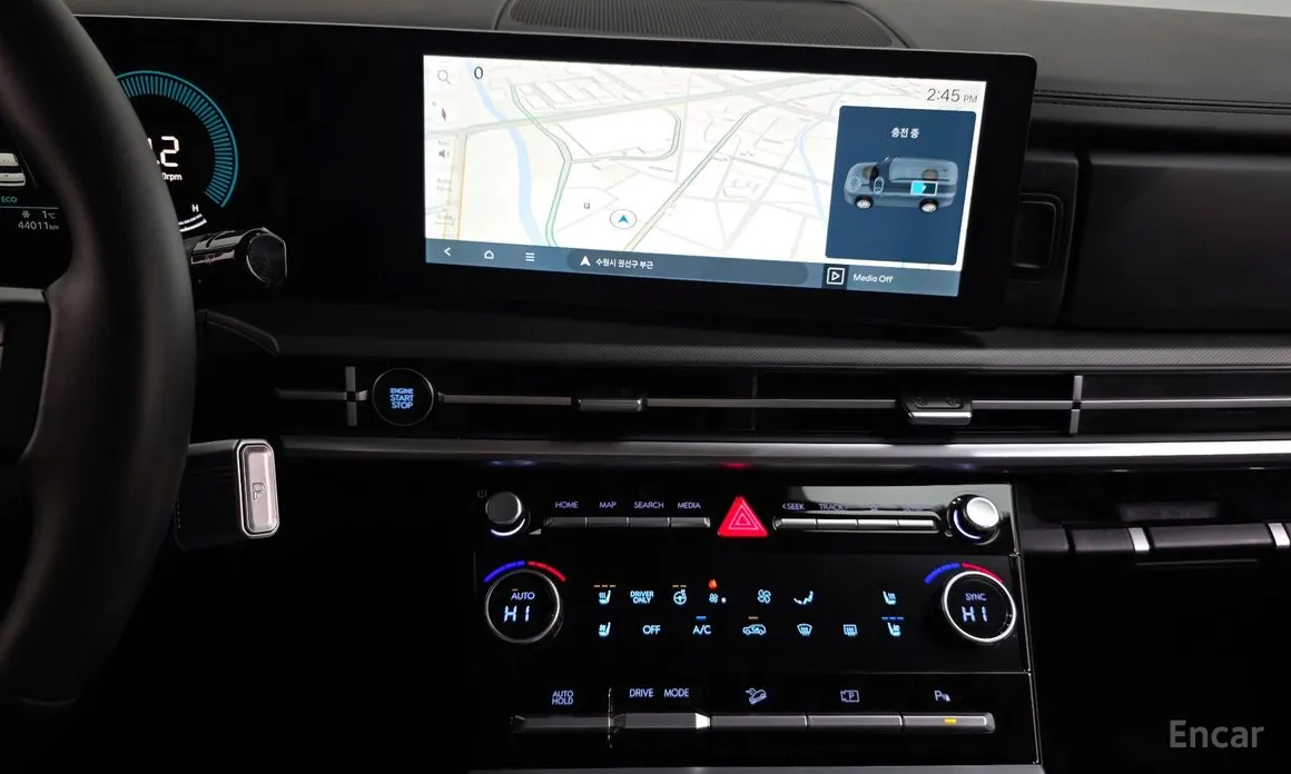 Фото 15 - Hyundai Santa Fe