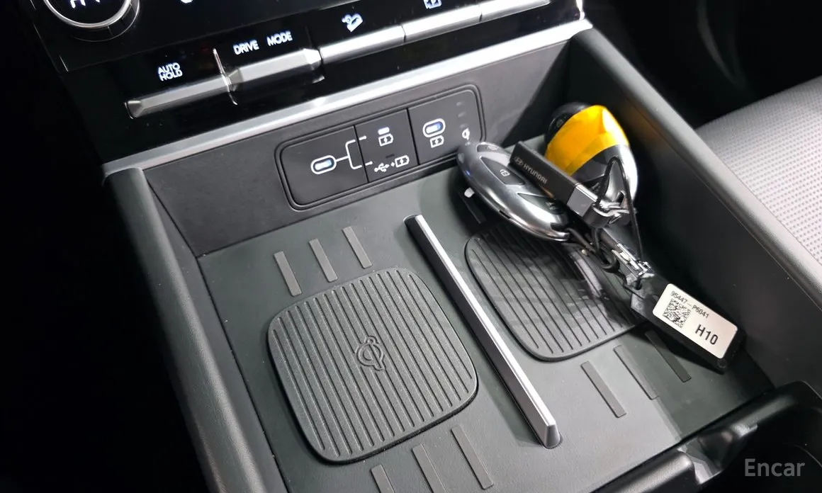 Фото 18 - Hyundai Santa Fe