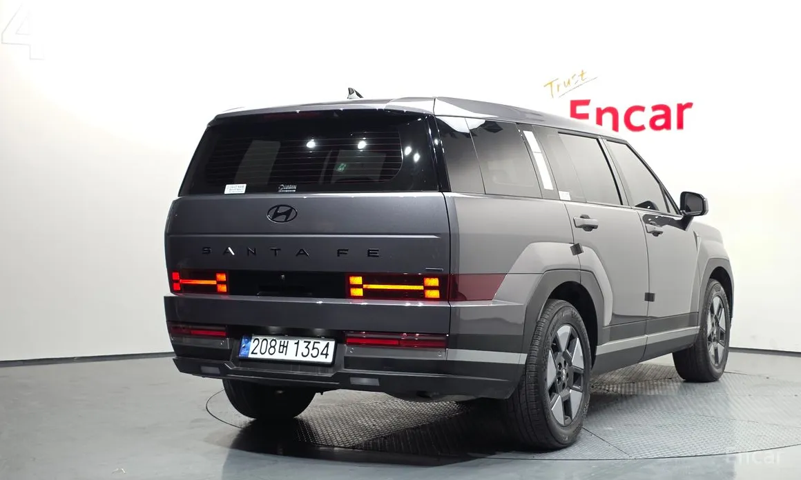 Фото 2 - Hyundai Santa Fe