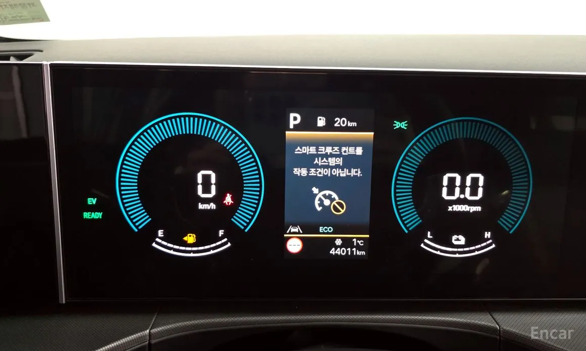 Фото 8 - Hyundai Santa Fe