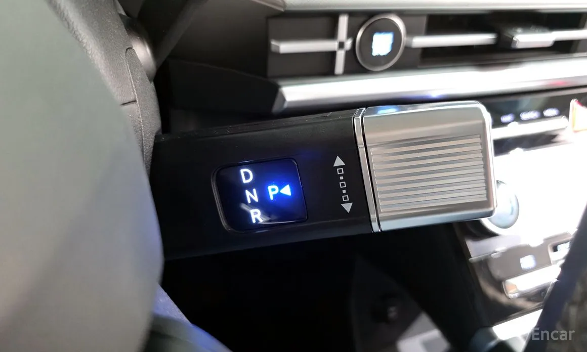 Фото 9 - Hyundai Santa Fe