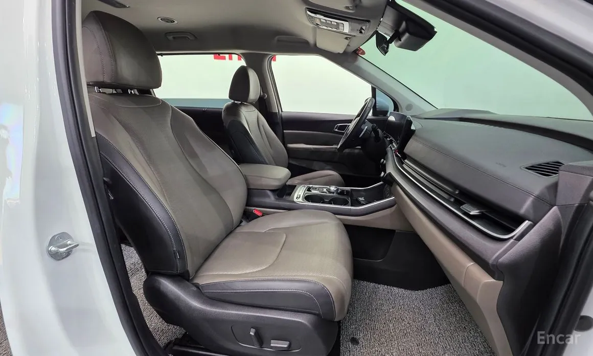 Фото 10 - Kia Carnival