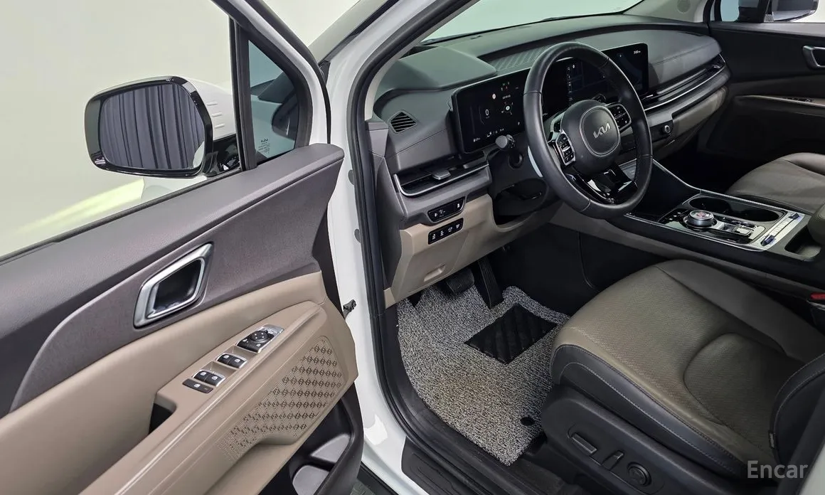 Фото 12 - Kia Carnival