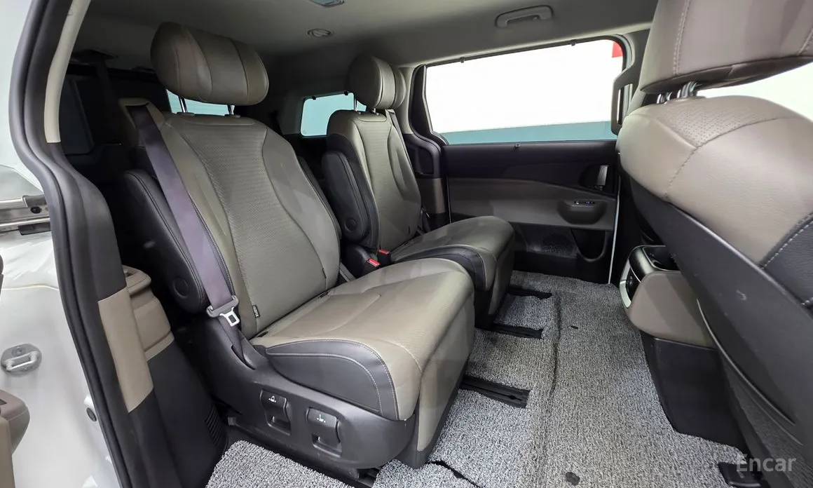 Фото 19 - Kia Carnival