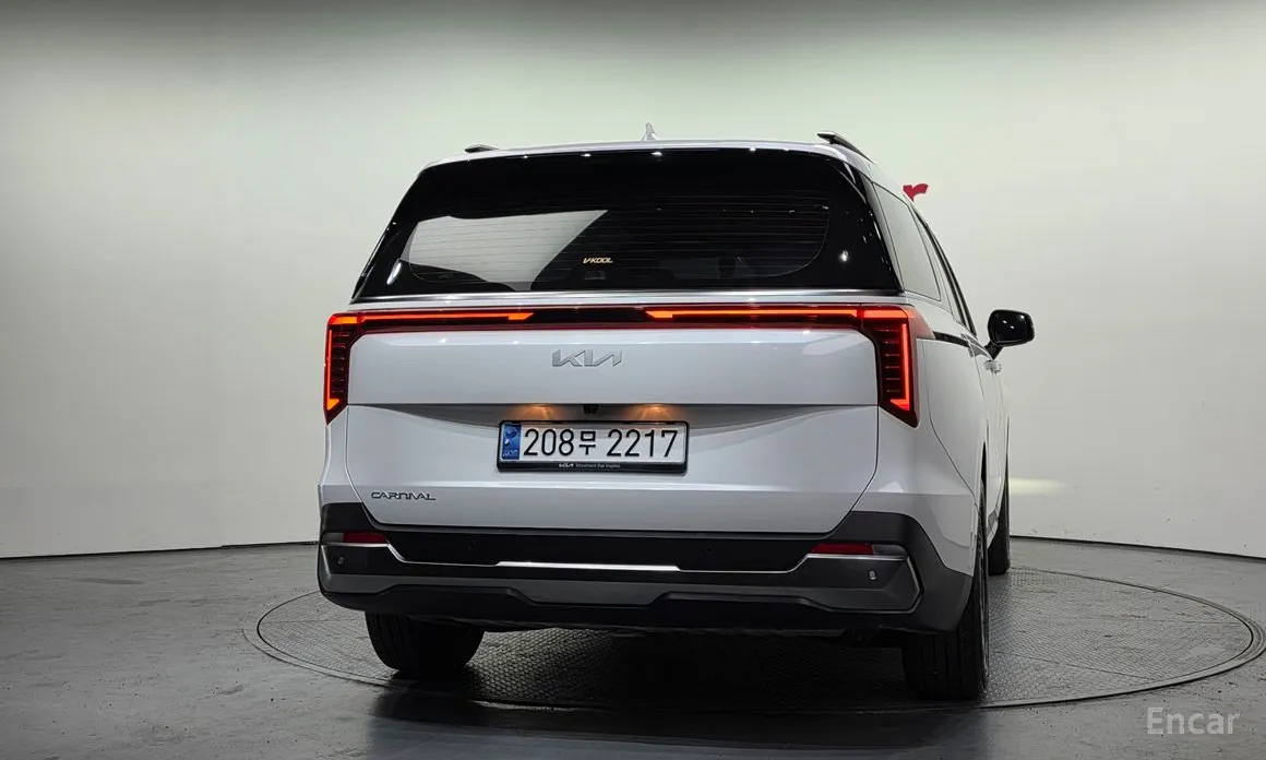 Фото 4 - Kia Carnival