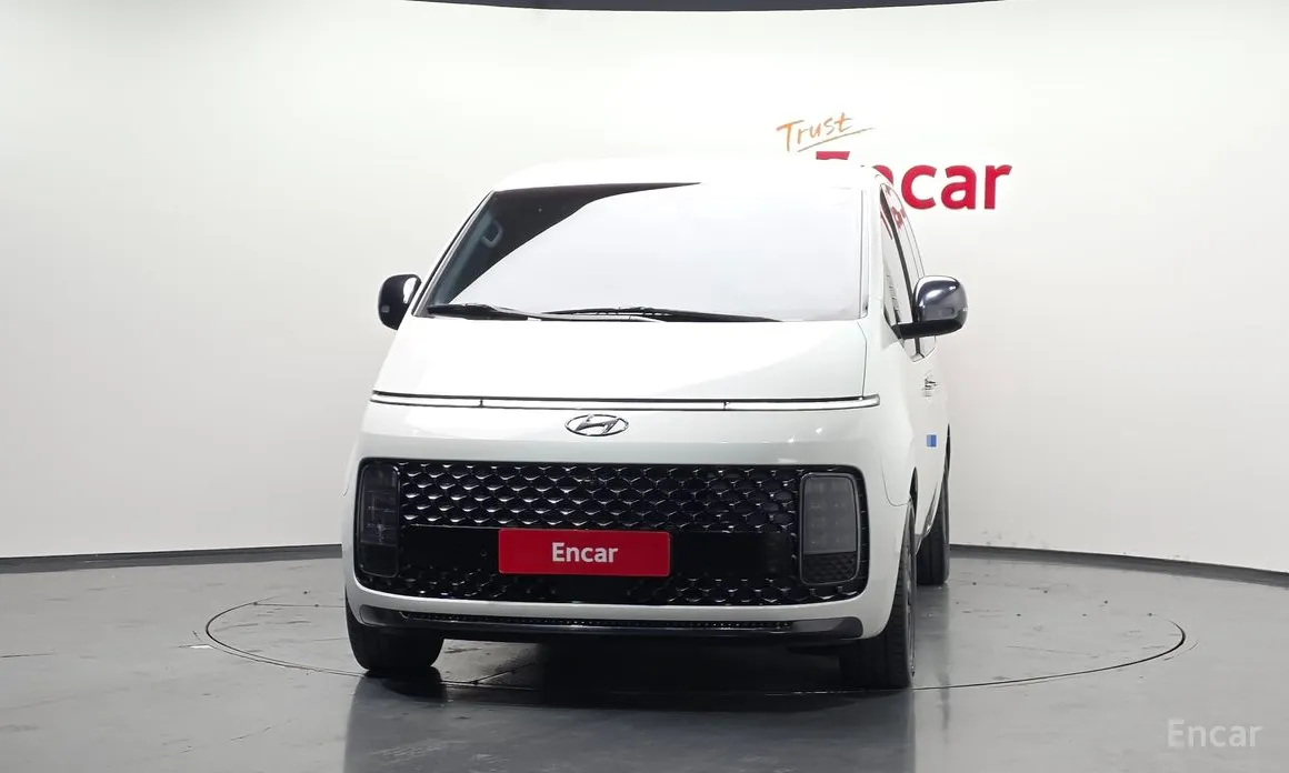 Фото 3 - Hyundai Staria