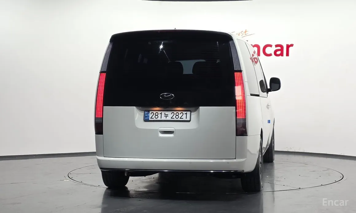 Фото 4 - Hyundai Staria