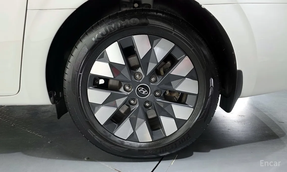 Фото 5 - Hyundai Staria