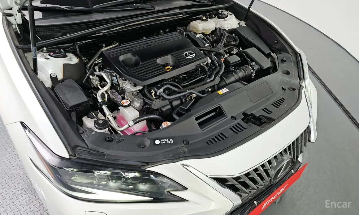 Фото 6 - Lexus ES