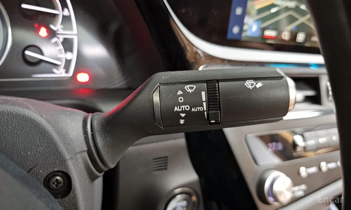 Фото 9 - Lexus ES