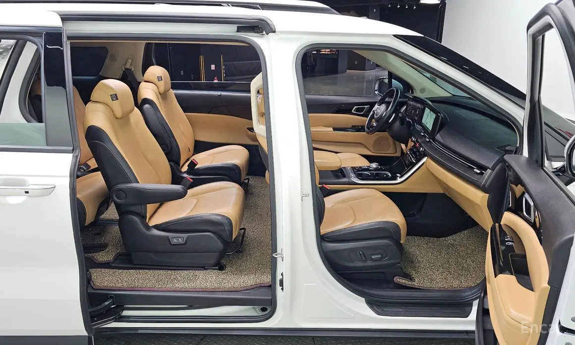 Фото 12 - Kia Carnival