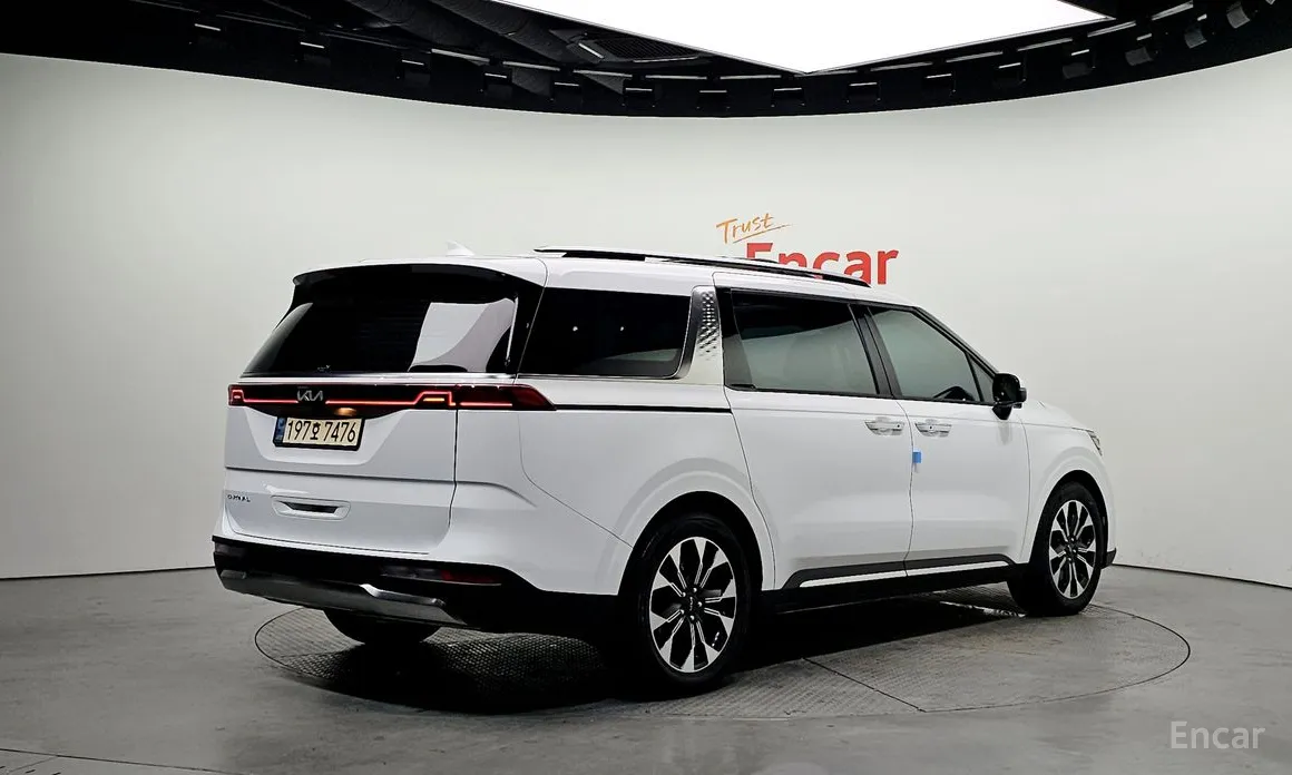 Фото 2 - Kia Carnival