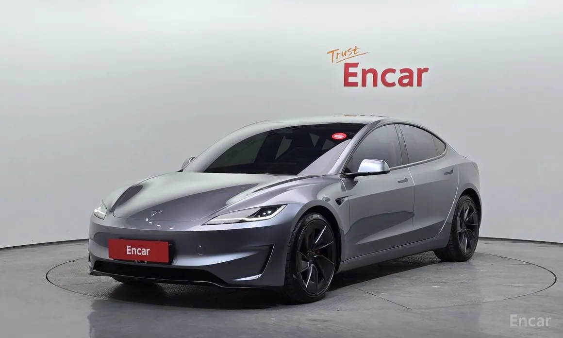 Фото 1 - Tesla Model 3