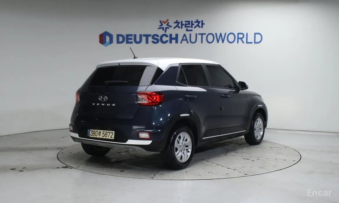 Фото 2 - Hyundai Venue