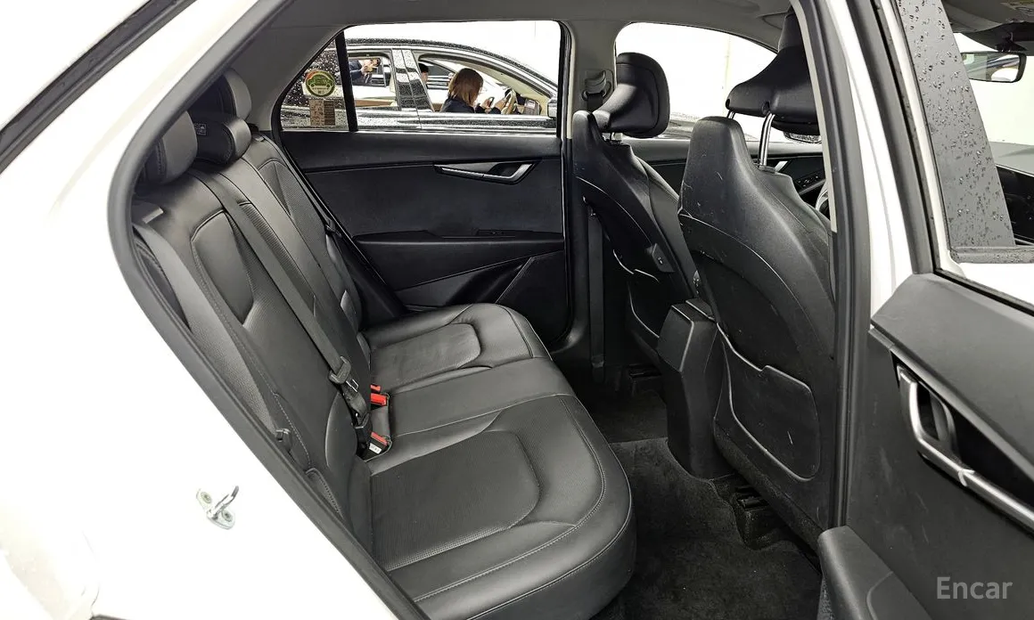 Фото 12 - Kia Niro