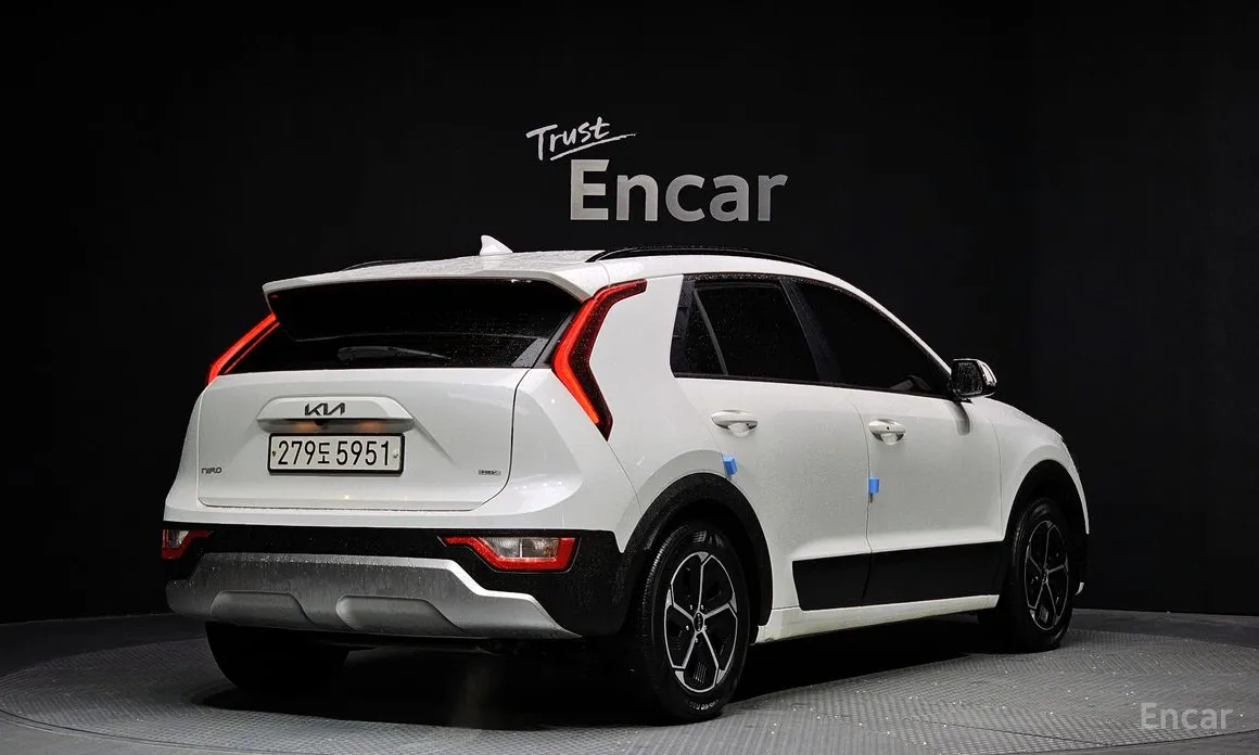 Фото 2 - Kia Niro