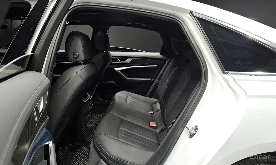 Фото 19 - Audi A6