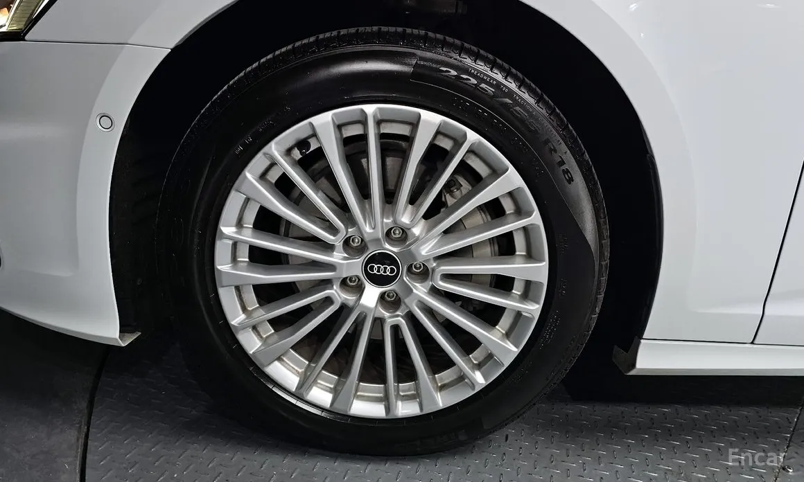 Фото 5 - Audi A6