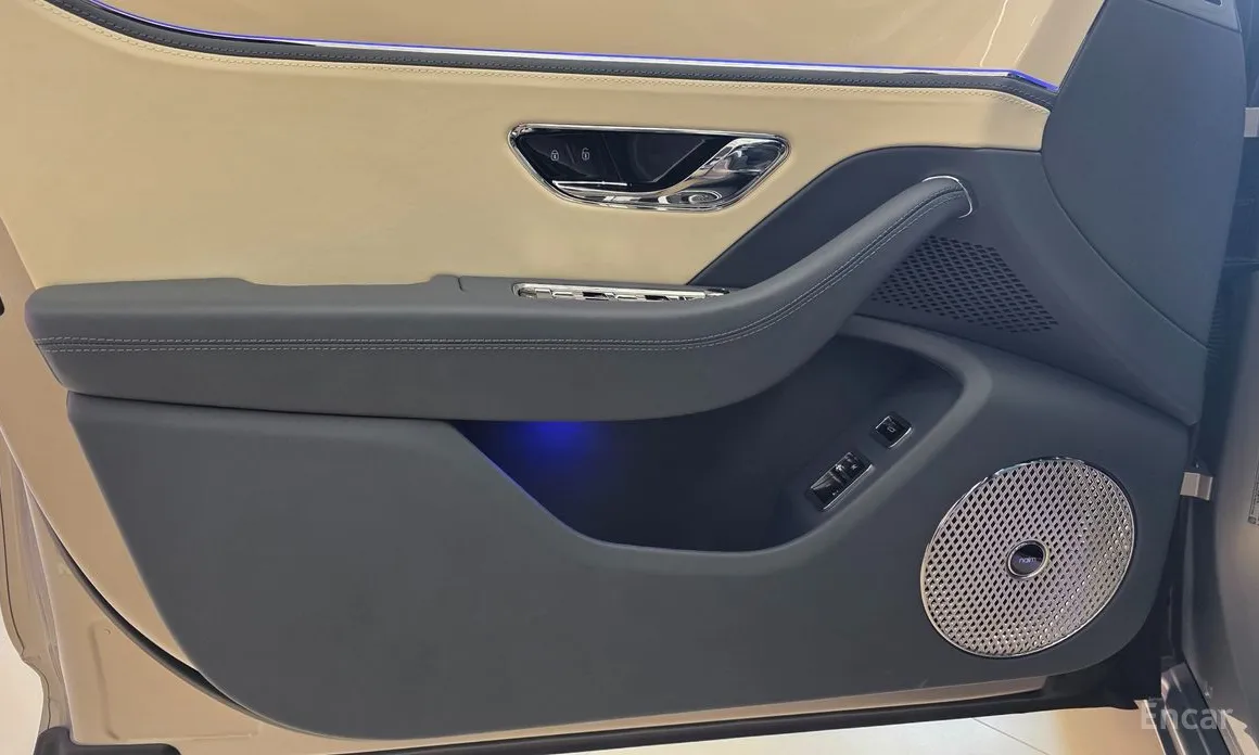 Фото 14 - Bentley Flying Spur