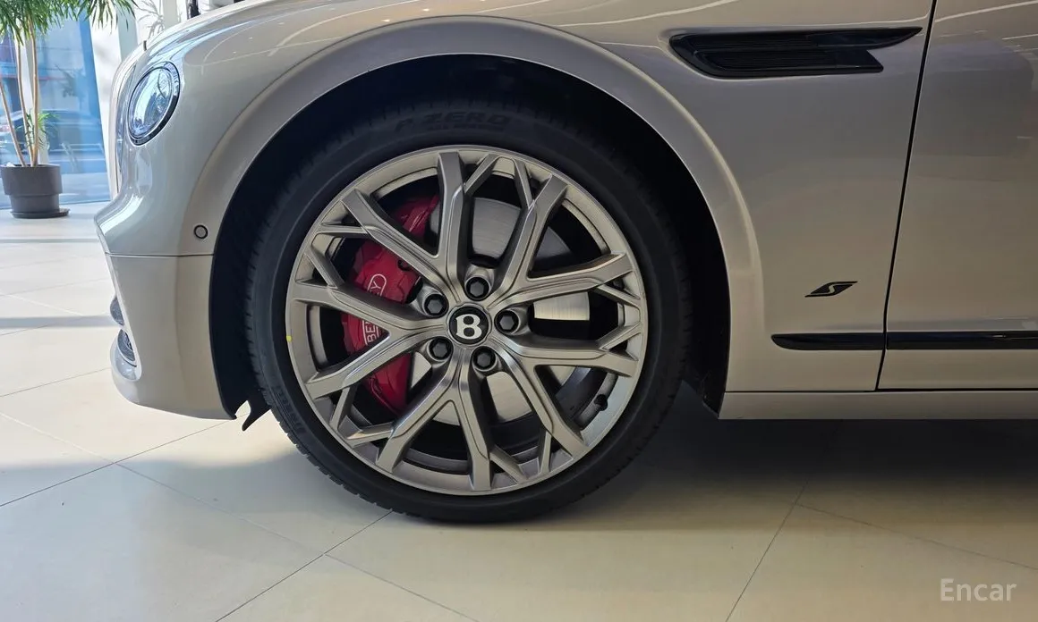 Фото 3 - Bentley Flying Spur