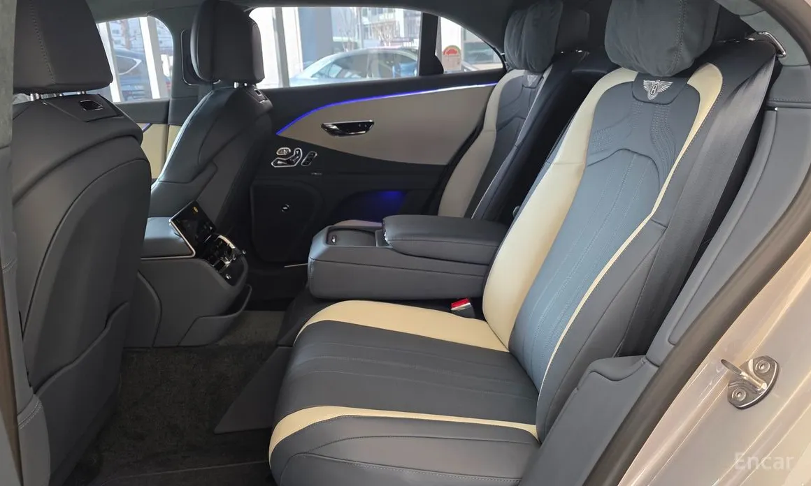 Фото 8 - Bentley Flying Spur