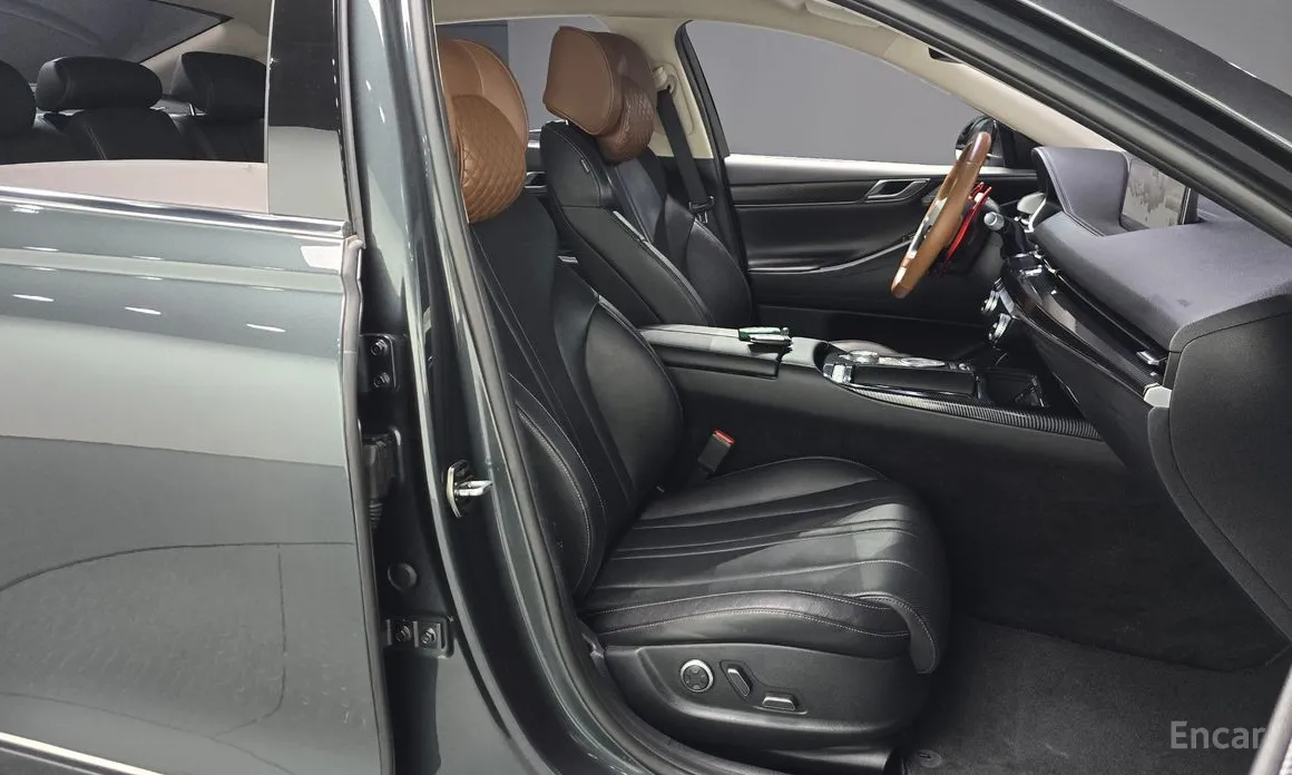 Фото 10 - Genesis G80