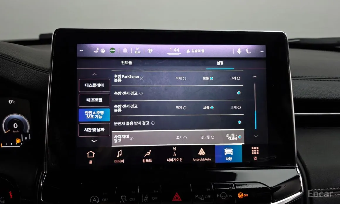 Фото 16 - Jeep Compass