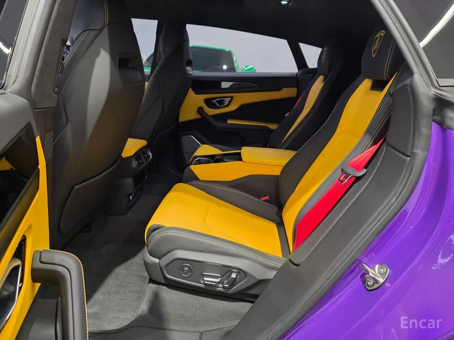 Фото 11 - Lamborghini Urus