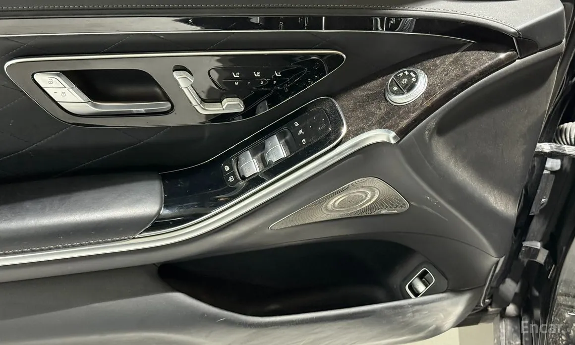 Фото 18 - Mercedes-Benz S-Class