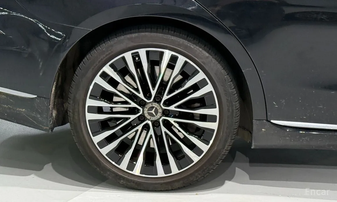 Фото 20 - Mercedes-Benz S-Class