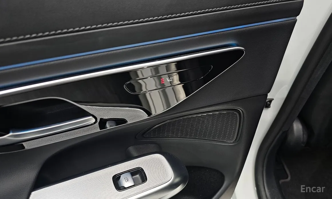 Фото 18 - Mercedes-Benz E-Class