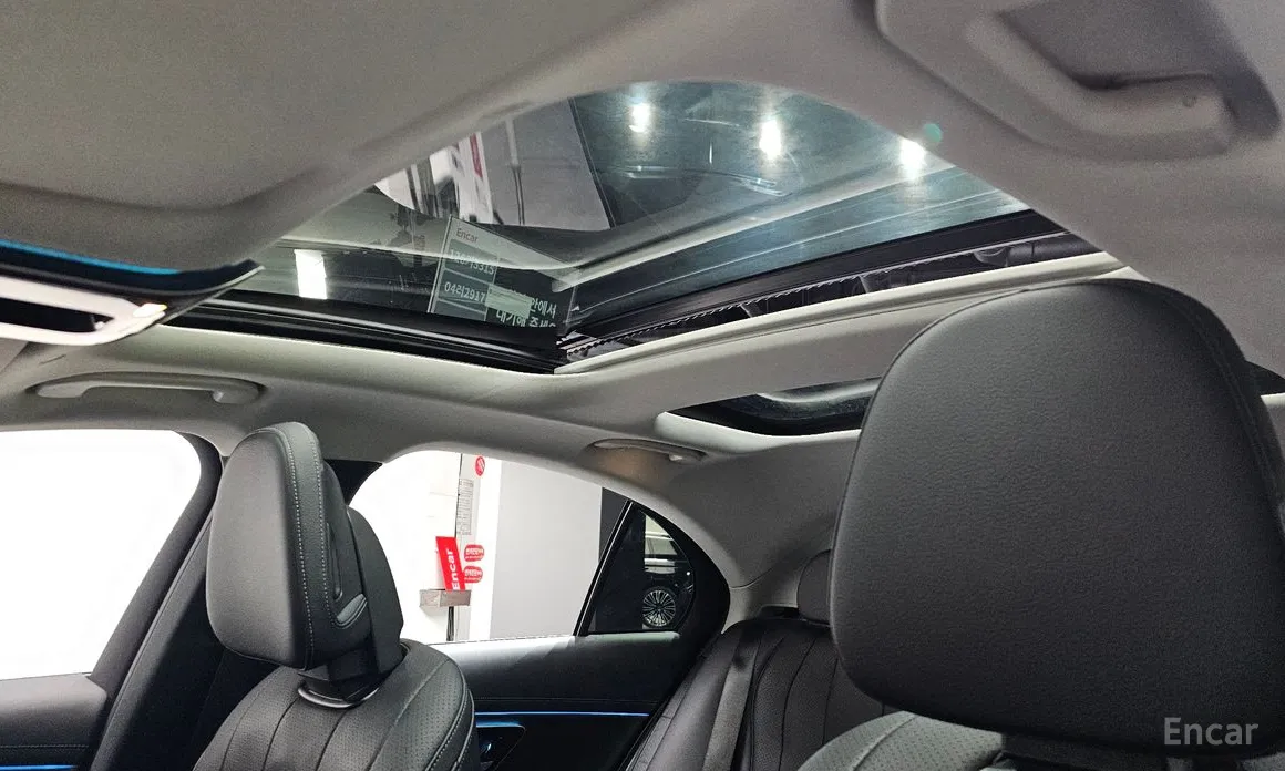 Фото 19 - Mercedes-Benz E-Class