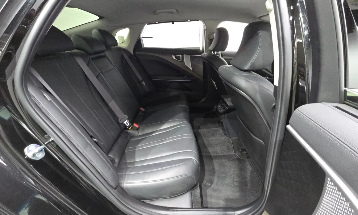 Фото 12 - Kia K8