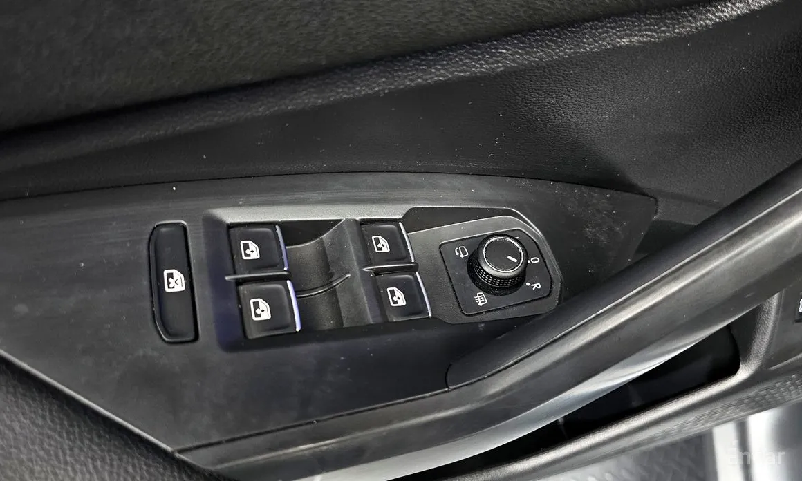 Фото 13 - Volkswagen Jetta