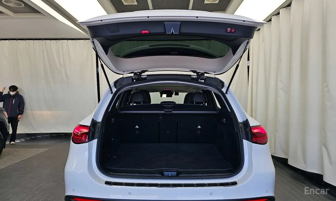 Фото 20 - Mercedes-Benz GLC-Class