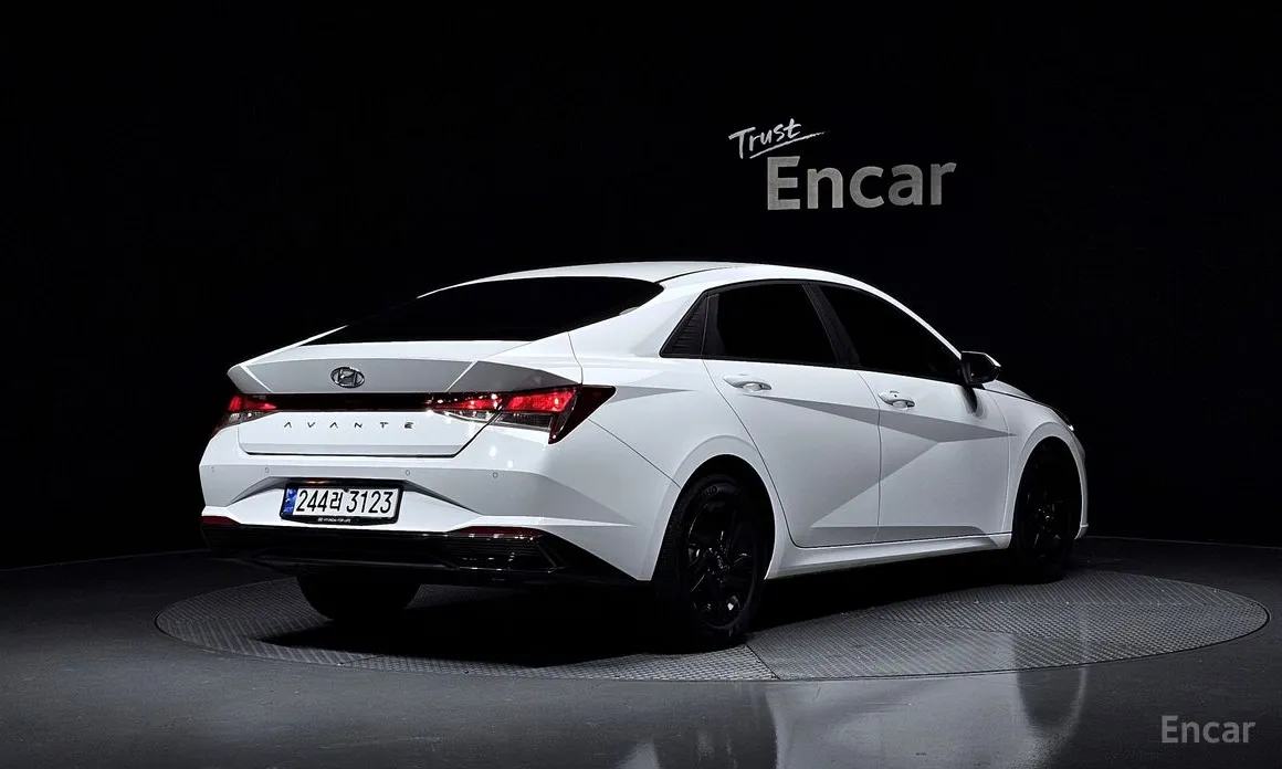 Фото 2 - Hyundai Avante