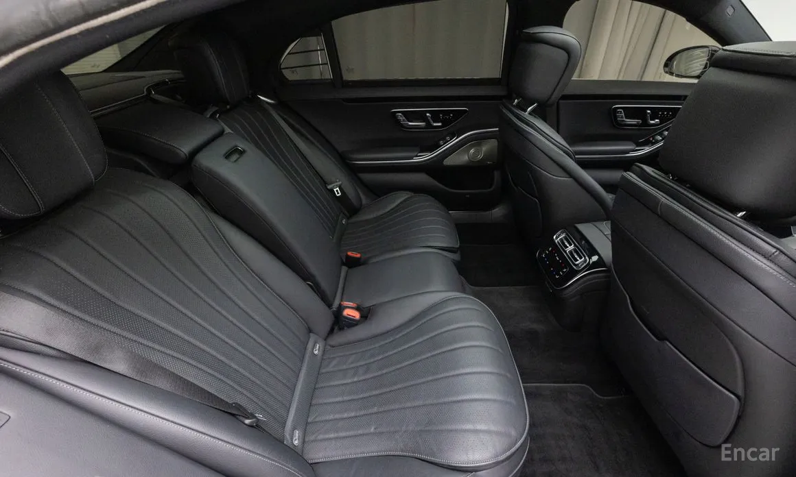 Фото 10 - Mercedes-Benz S-Class